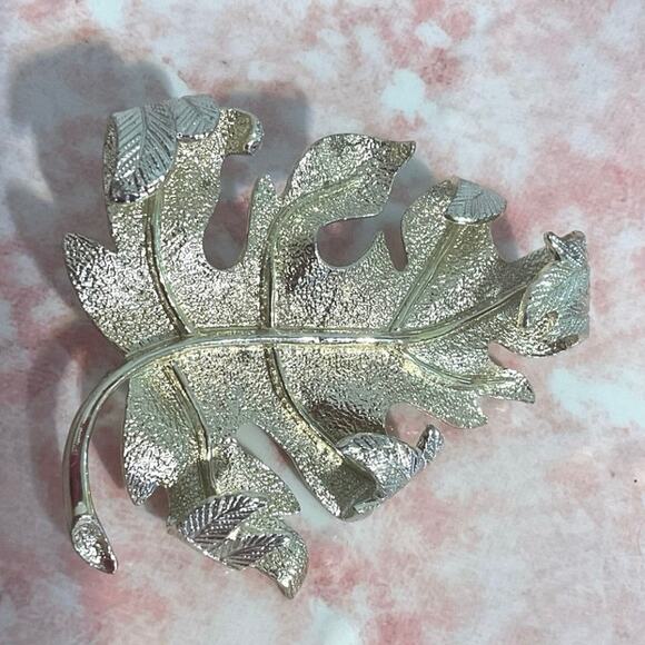 Vintage Sarah Coventry Leaf Brooch Silver - Picture 7 of 11